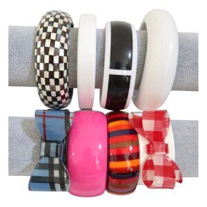 Lot of 8 novelty plastic bracelets stripe check bow